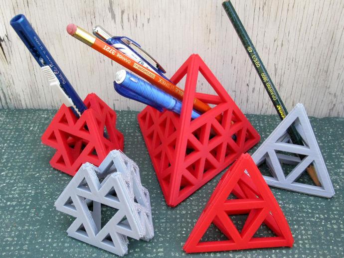 镂空三角形笔筒3D打印模型