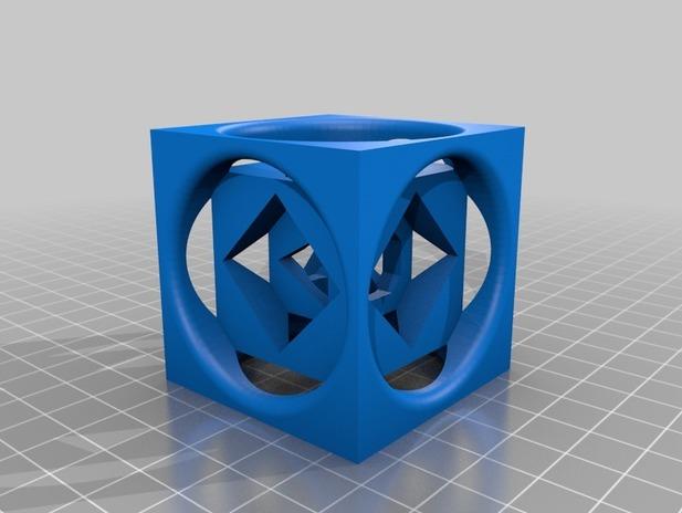 外圆内方的盒子3D打印模型