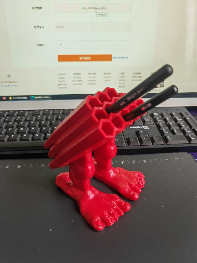 大脚怪笔插 笔筒3D打印模型