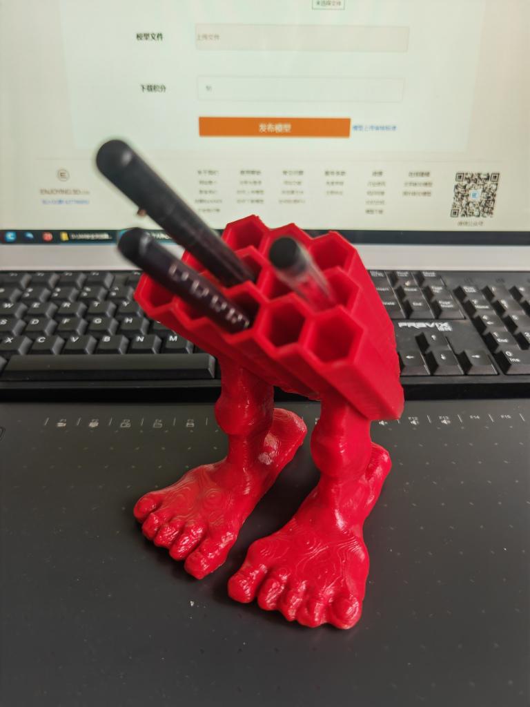 大脚怪笔插 笔筒3D打印模型
